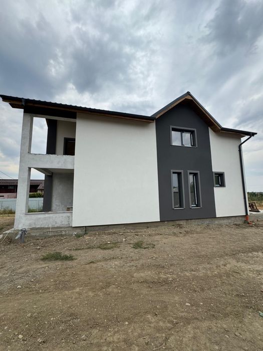 Casă de vânzare, la 10 minute de Slatina direct de la proprietar