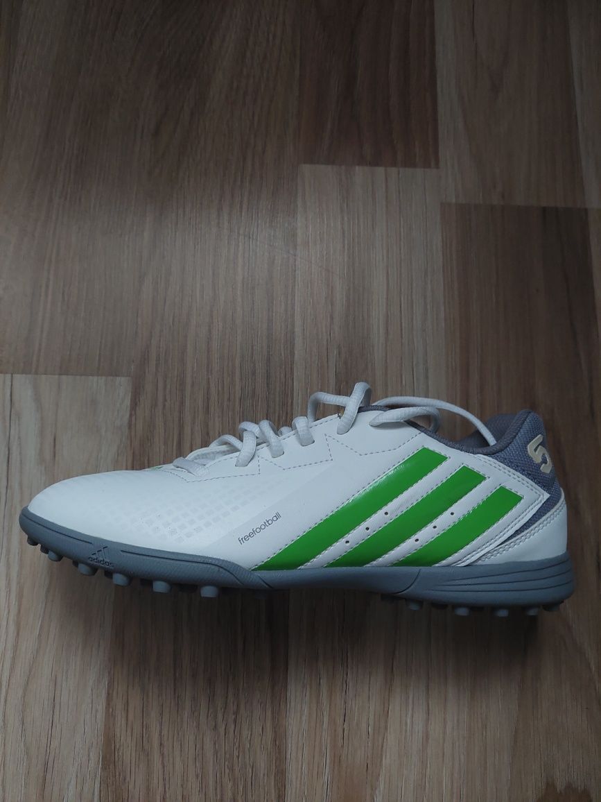 Ghete fotbal teren sintetic Adidas