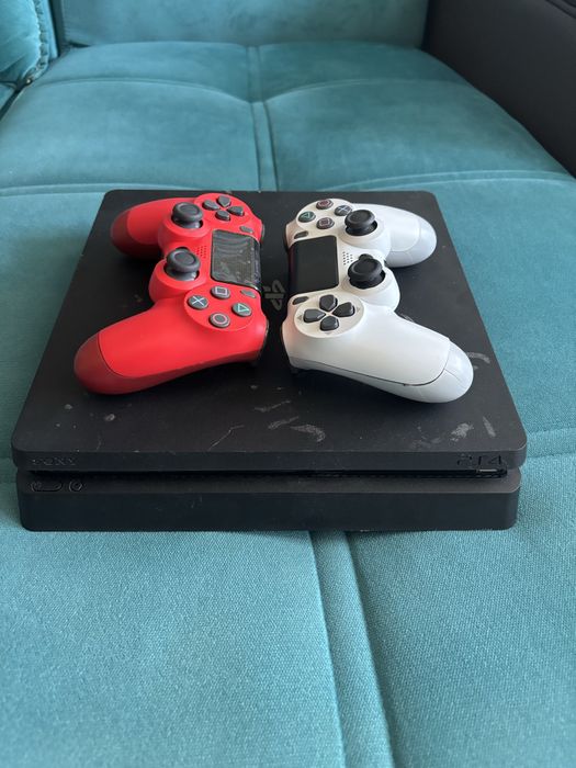 Playstation 4..pentu piese