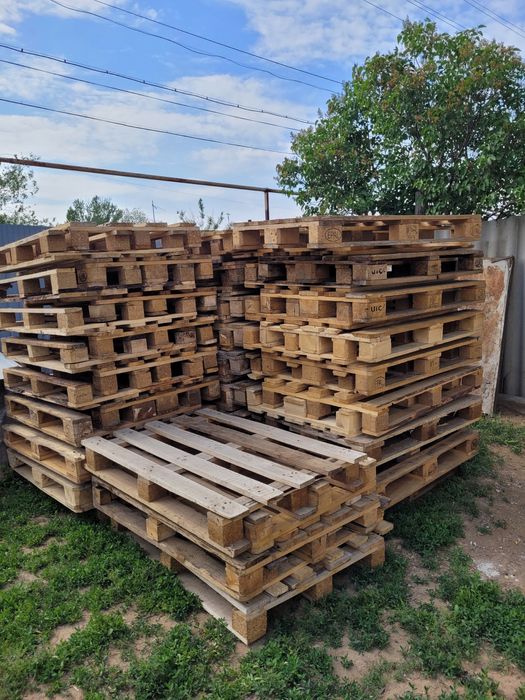 Продам поддоны в отличном состоянии