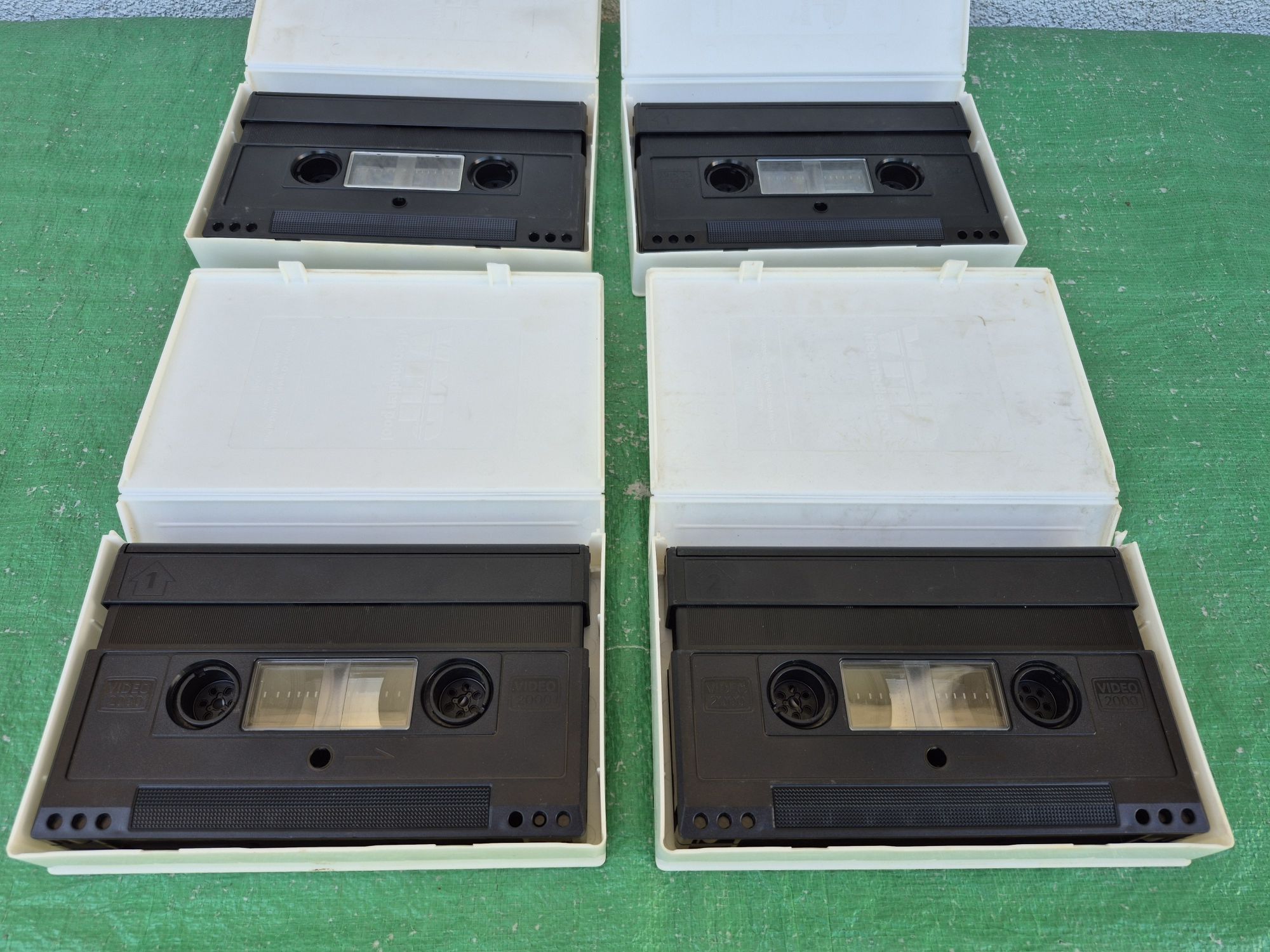 Vând 30 casete video 2000 VCC  Grundig,Siemens,Agfa 120,240,360,480min
