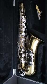 Vând saxofon Berg Zarsrn