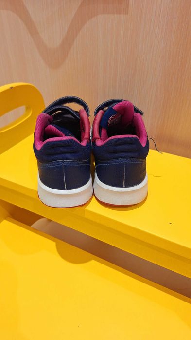 Детски маратонки за момиче adidas