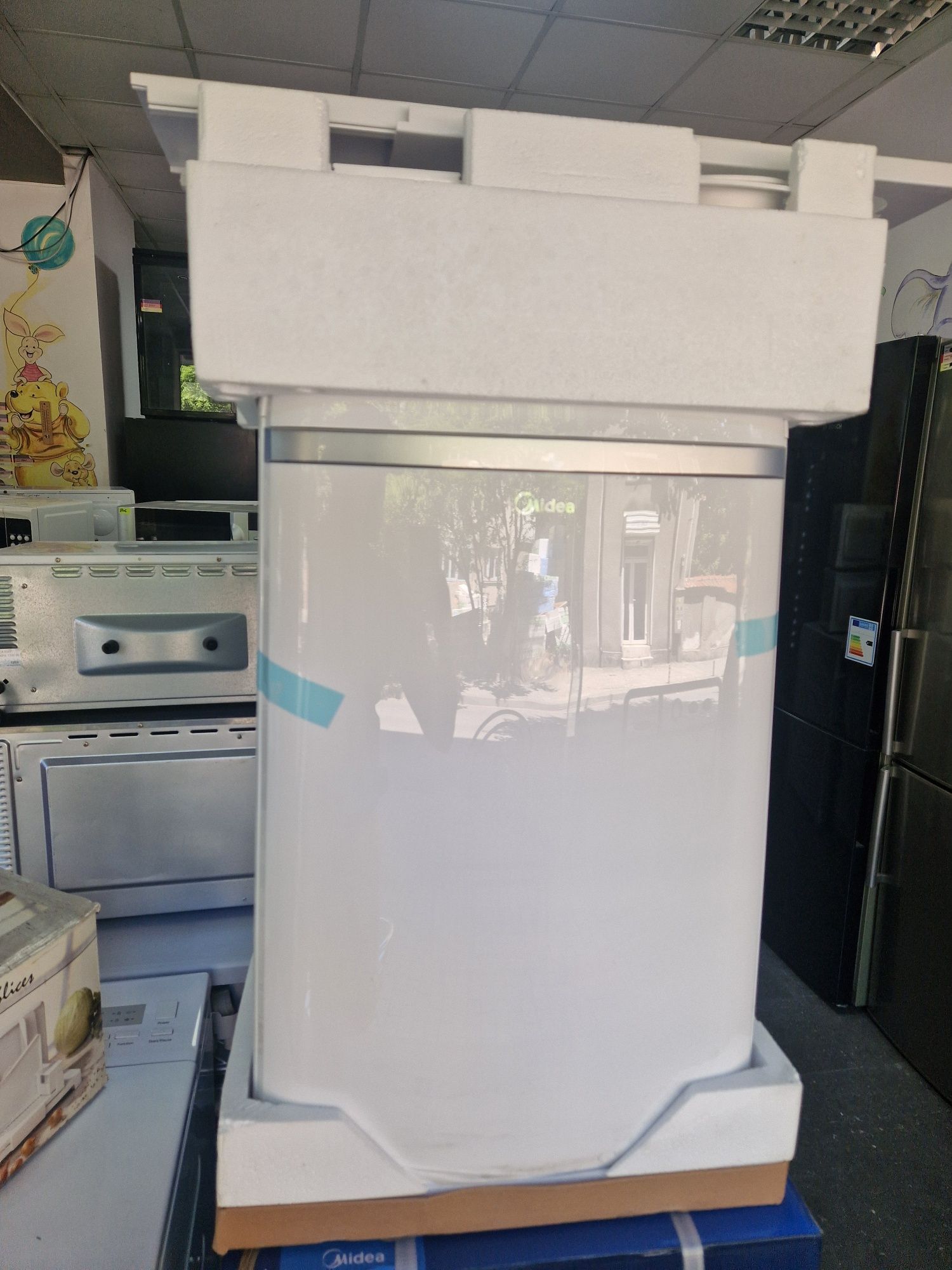 Мобилен климатик Midea