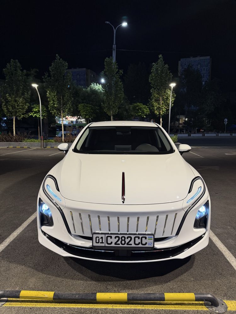 Srochno Sotiladi Hongqi Eqm5 500km 2025 Full Pozitsa.