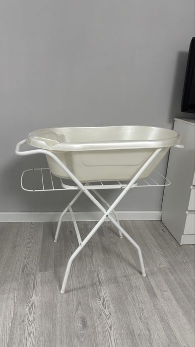 Продам ванночку с подставкой