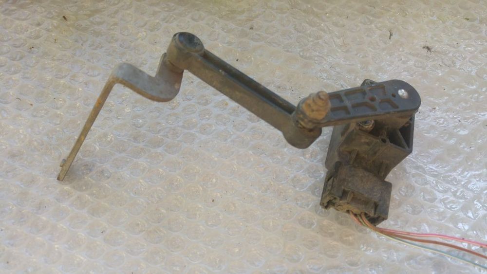 senzor balast xenon dreapta mercedes m-class ml  w164 2011 a0105427717