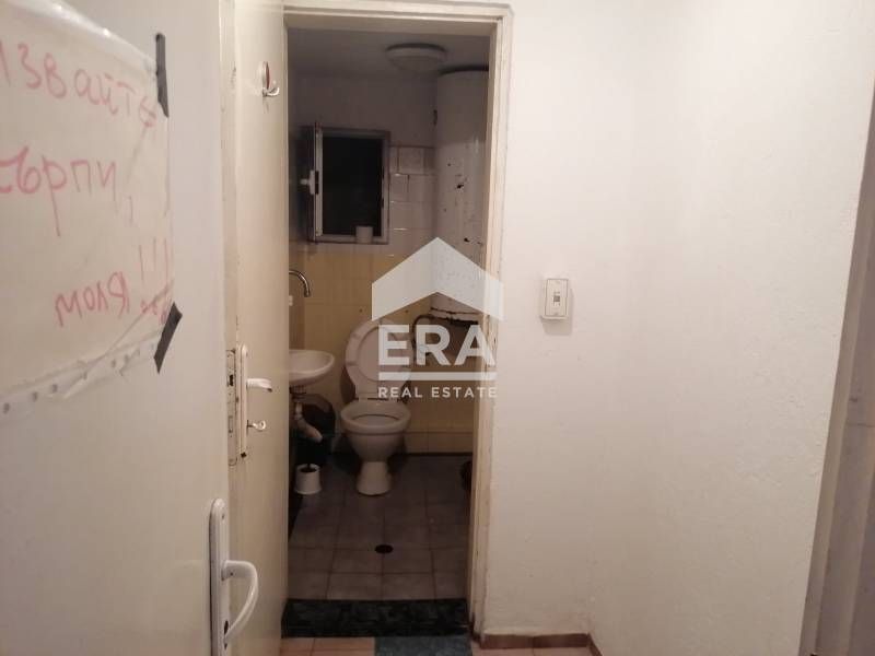 Дава се под наем  в Варна, Гръцка махала -  кв.м за 2500 € - Снимка #8