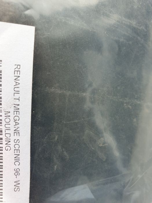 Cheder parbrize auto