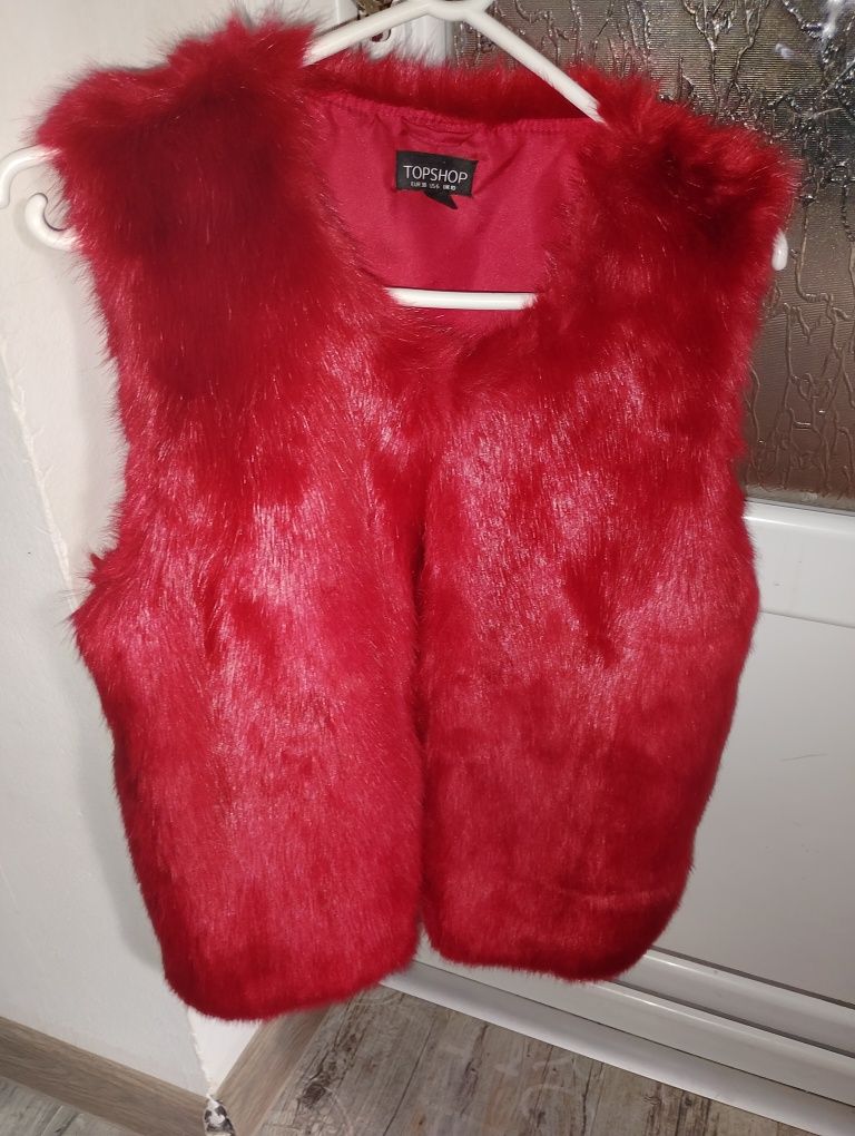 Vestă, nouă fără eticheta