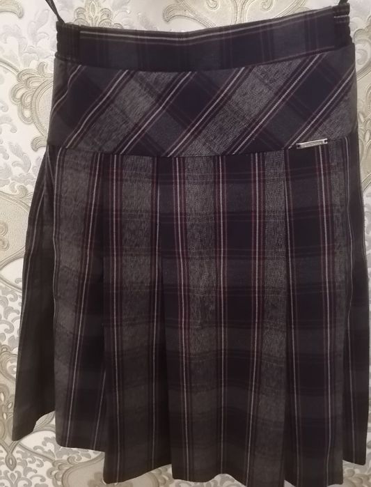 Продам школьную юбку