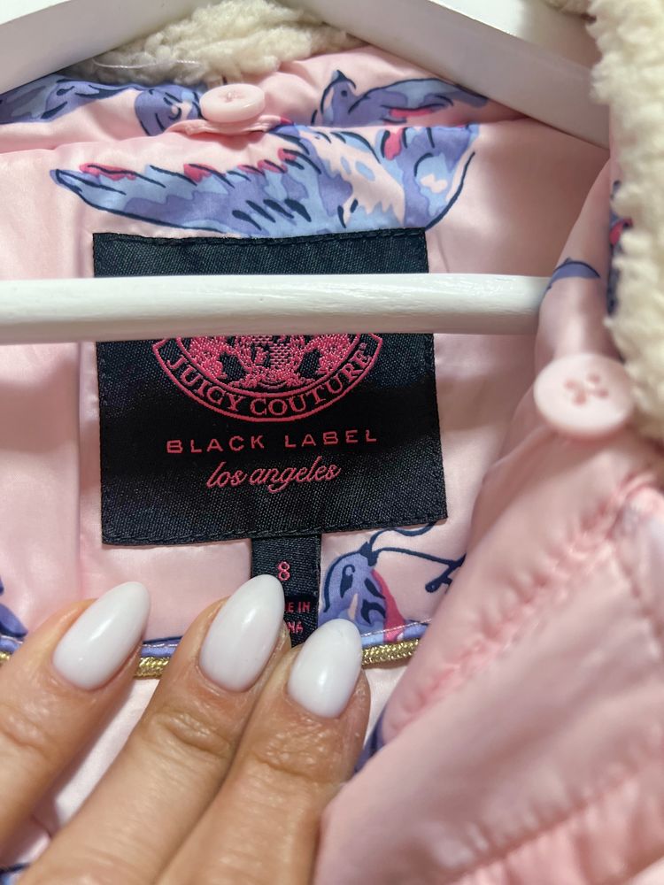 Яке Juicy Couture, 8 години