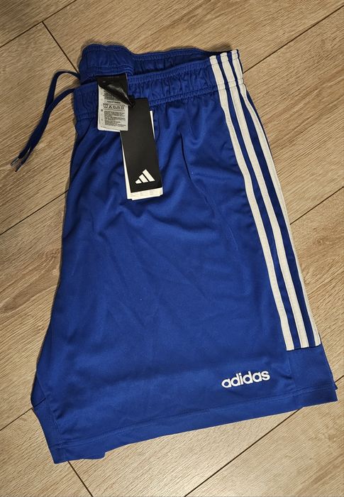 Pantaloni scurți, bermude Adidas , marimea XLsurf, piscina, basketbal