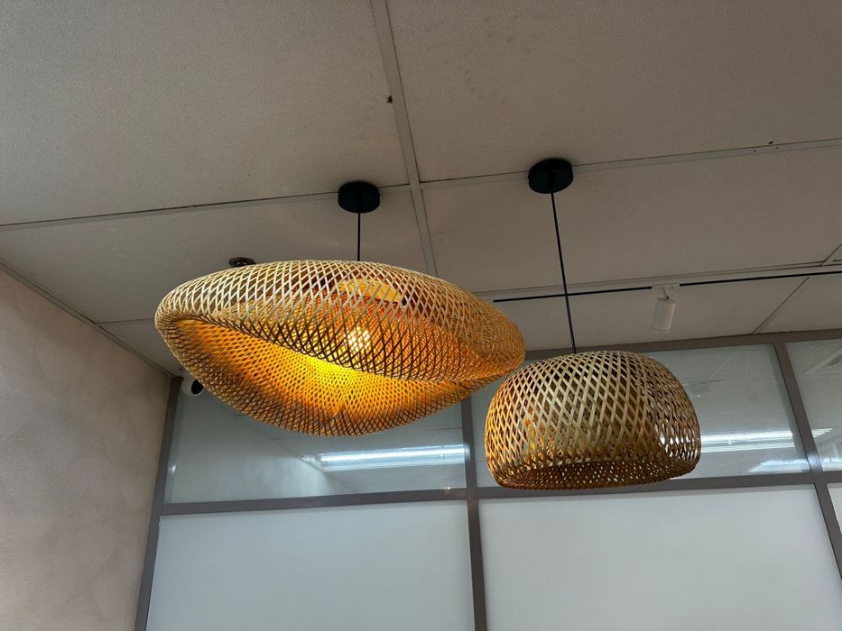 Продам две люстры