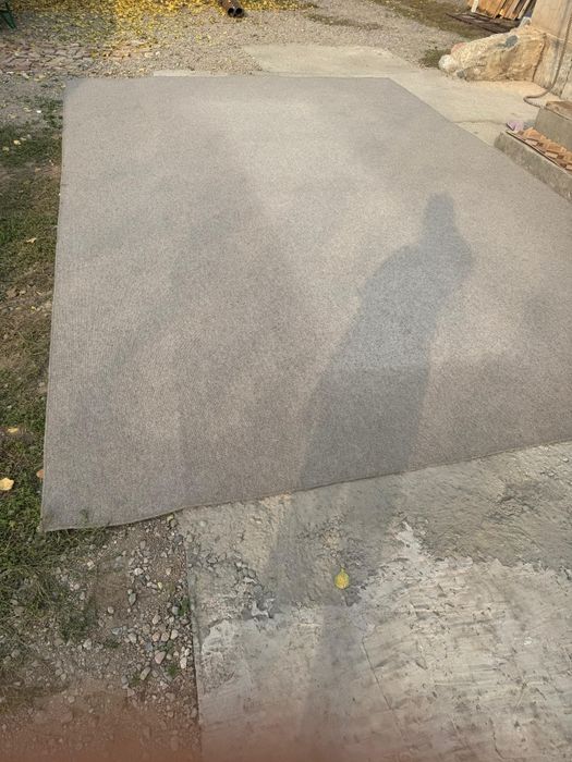 Ковёр в хорошем состоянии