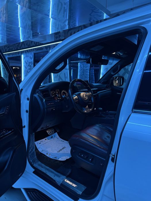 Lx570  машина в идеальном состоянии