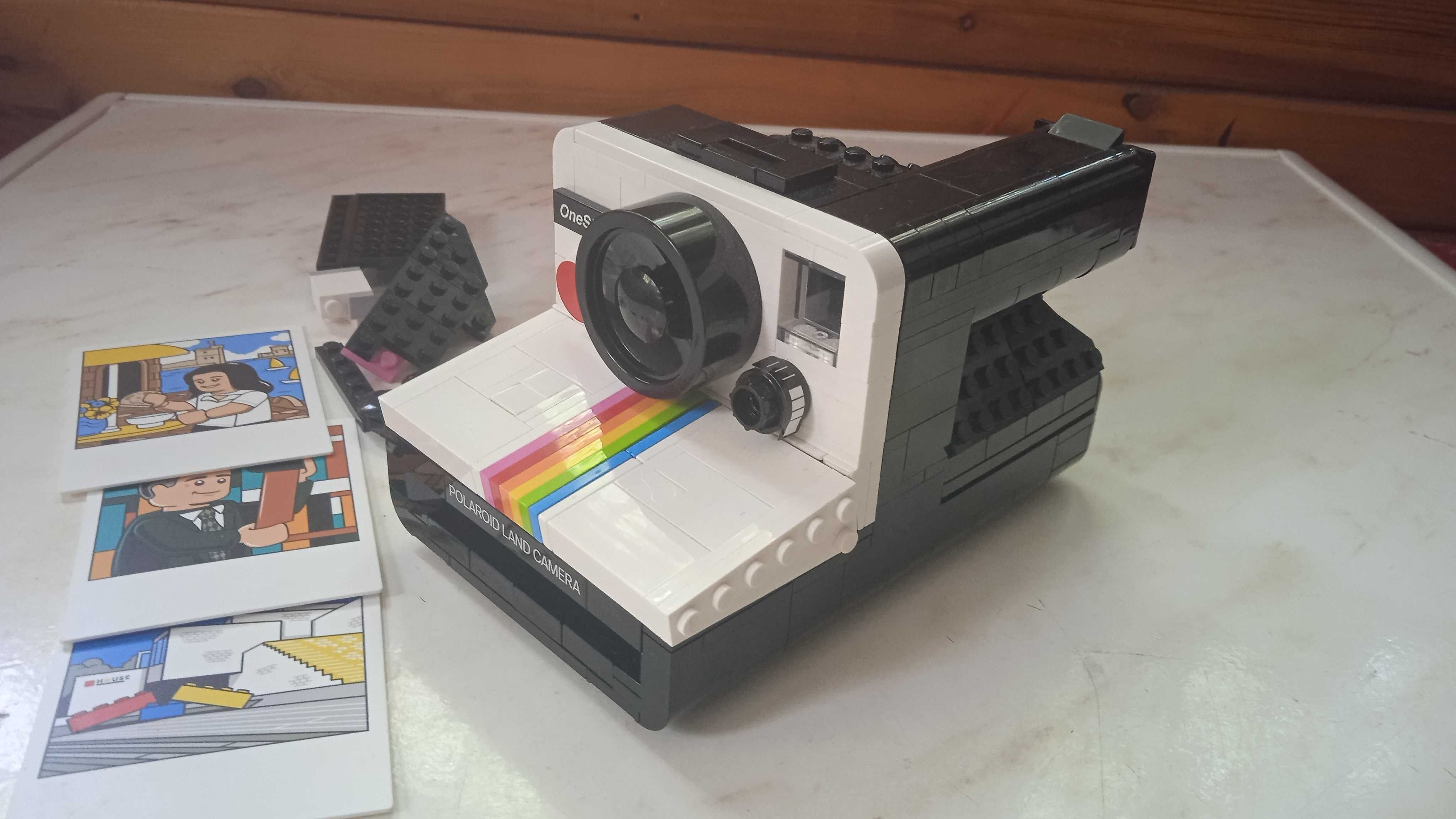 Лего колекция  Audi RS Q e-tron Апарат Polaroid OneStep SX-70 и друг
