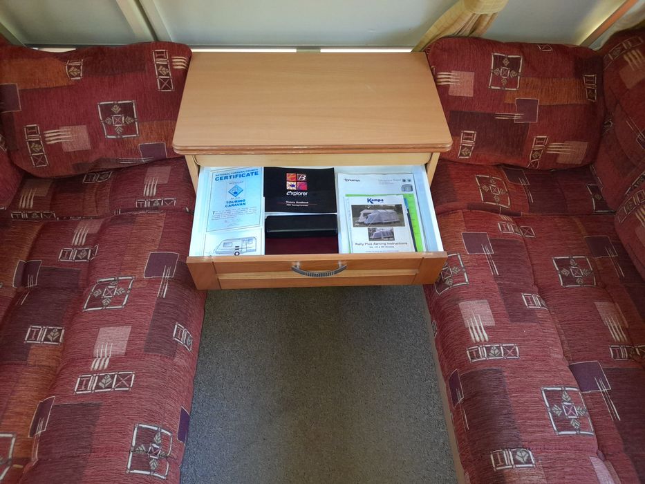 Перфектна петместна каравана "Elddis Avante 505" 2005г. с ФОРСЕЛТ!!!