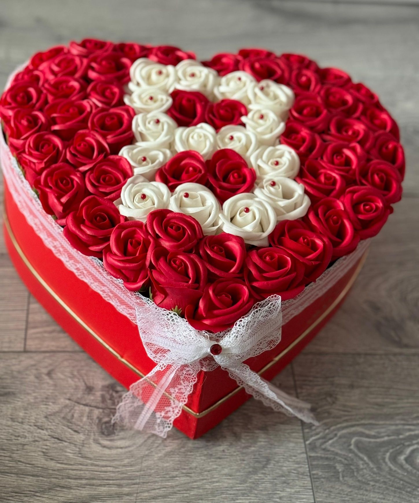 Aranjamente trandafiri de săpun cadoul perfect pentru persoana iubita