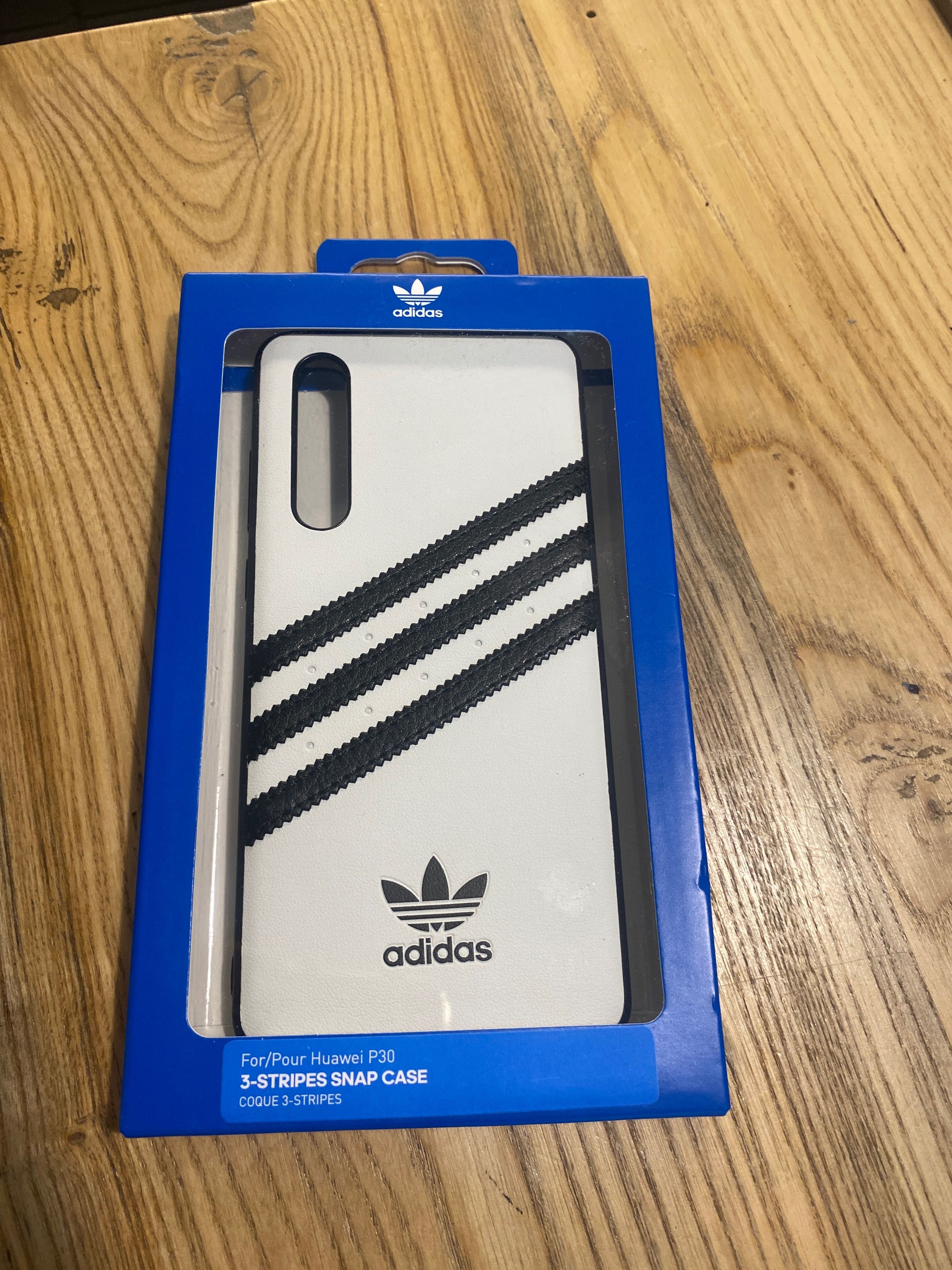 Калъф на Adidas за Huawei P30