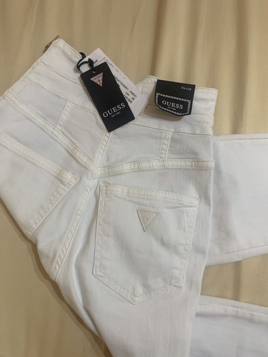 Нови дънки guess