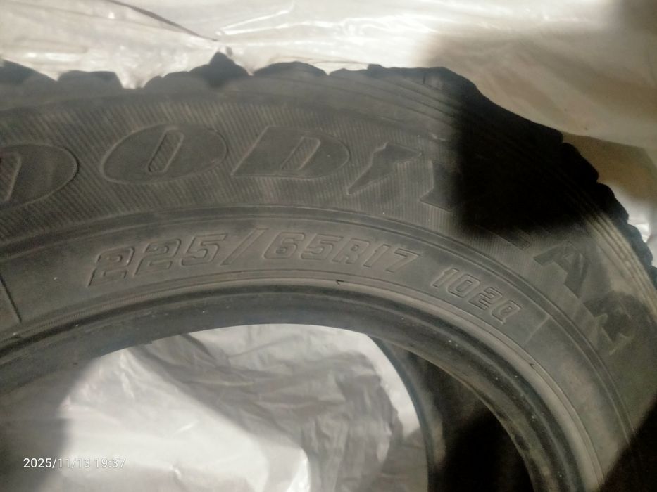 Шина зимний срочна продам