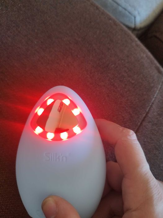 !!!НОВО!!! Четка за почистване на кожата 4 в 1 Silk'n Bright Lux с LED