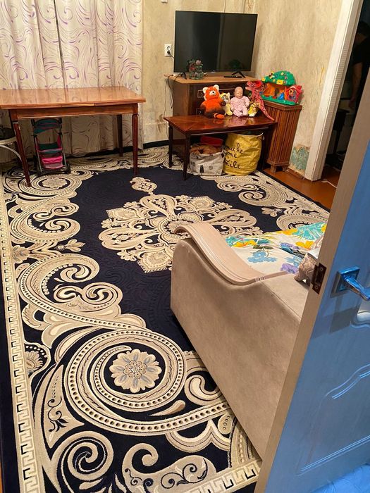 Большой ковёр, в хорошем состоянии