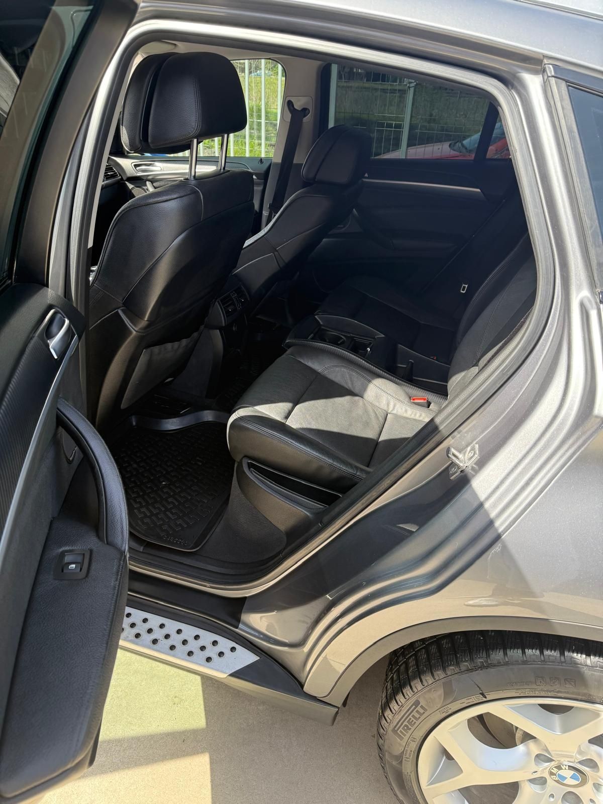 Vand bmw x6 in stare perfecta