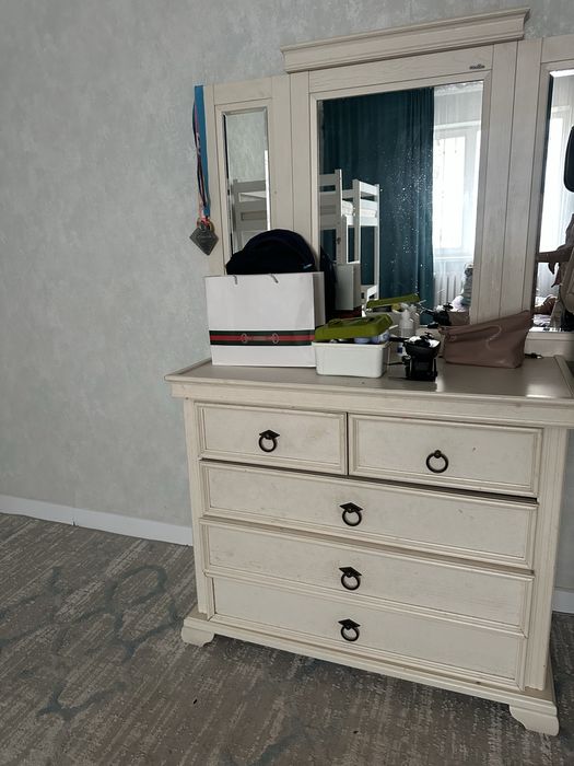 Спальный гарнитур