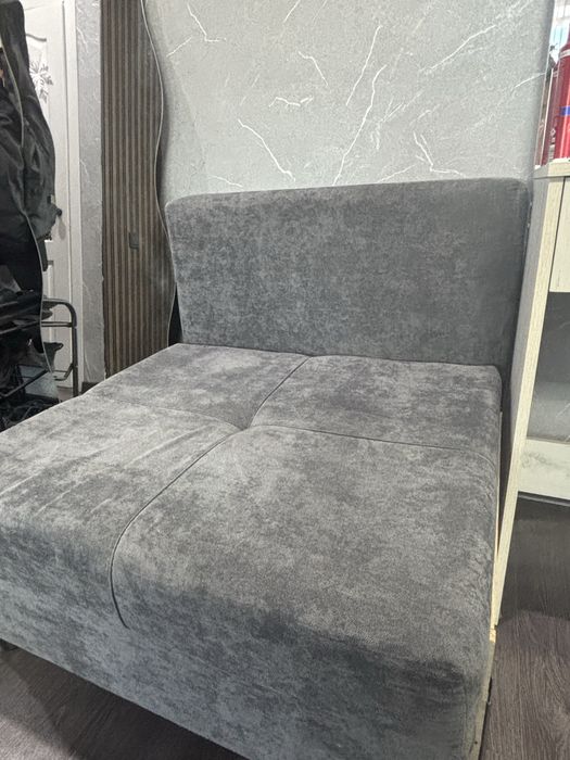 Продам Диван с подушками