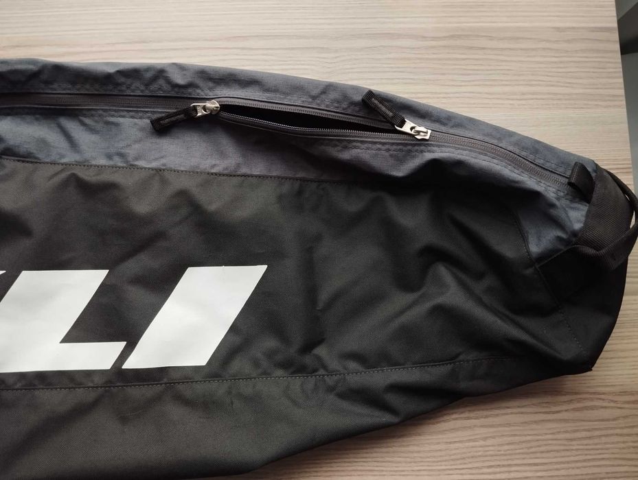 2 бр. калъфи за ски - WEDZE- 40 лв, STÖCKLI - 70 лв, 4 чифта ски щеки