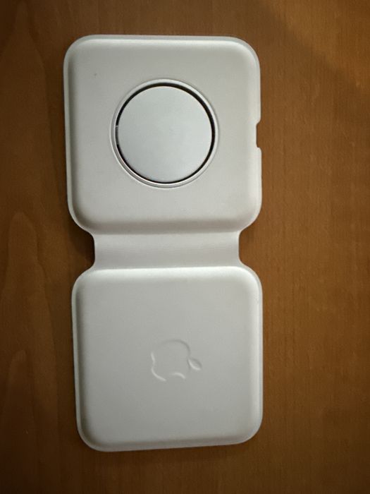 Apple MagSafe Duo Charger