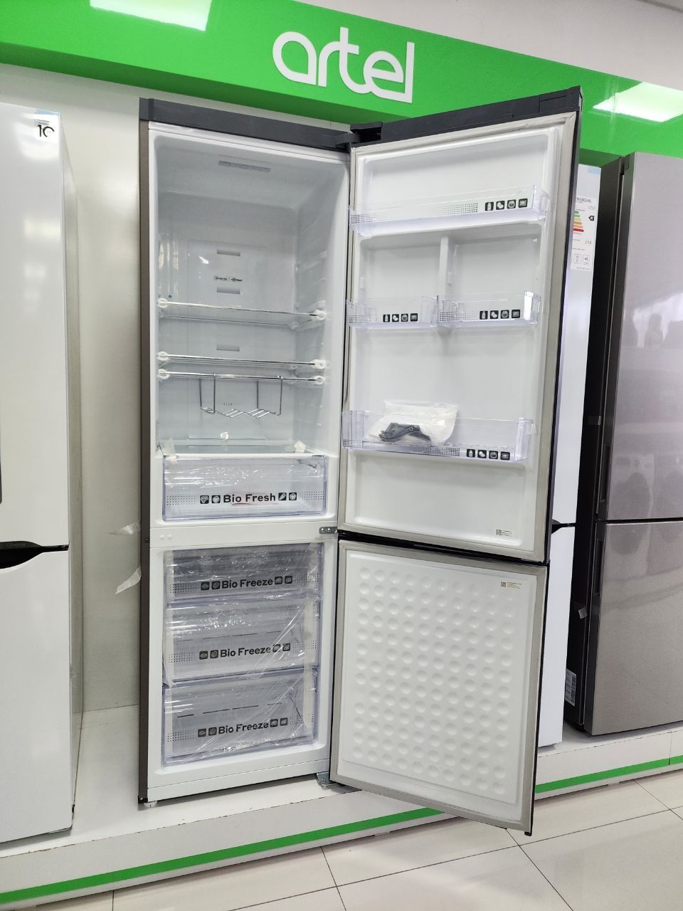 Двухкамерный холодильник Artel HD 455RWENE