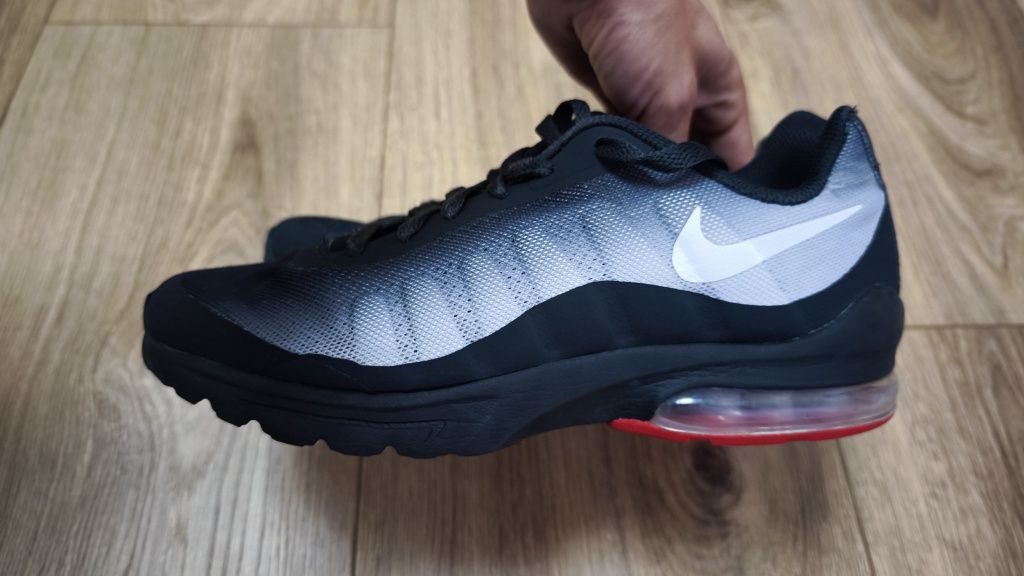 Маратонки Nike 40 номер