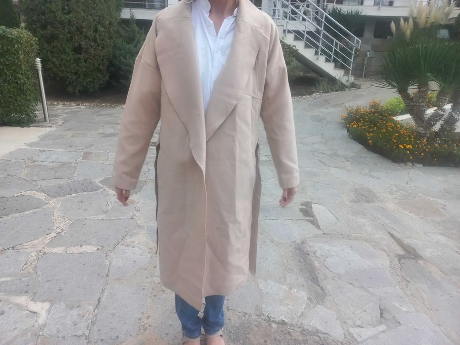 Бежово палто тип халат
