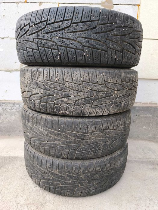 Шины зимние 205/65R15.