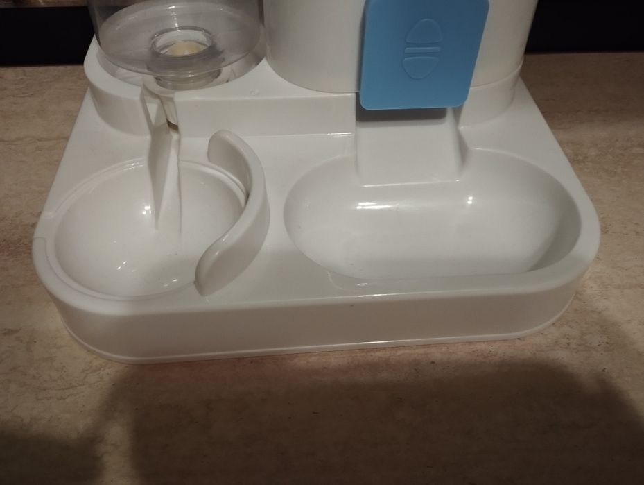 Dozator apa si hrana pisici