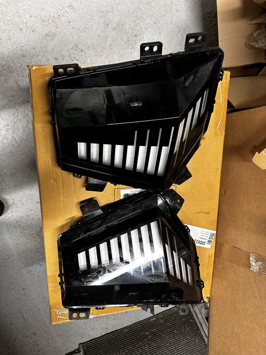 Proiectoare led bară față renault scenic e tech.