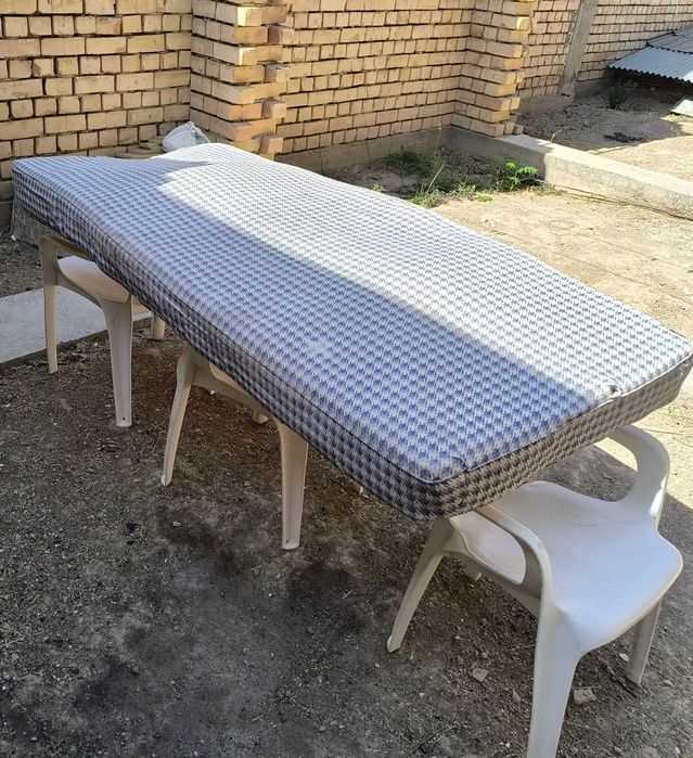 Матрас пружинный  бу,