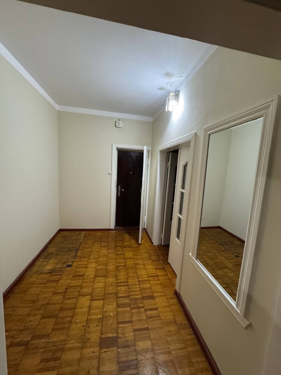 Аренда Сергели4 4/2/5 с холодильником без мебели. 300 м до Ярмарки.