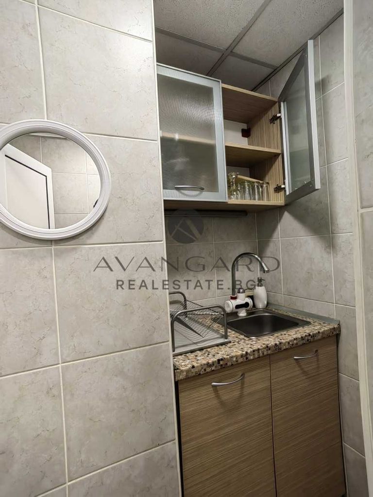 Дава се под наем Офис в Пловдив, Кършияка - 60 кв.м за 435 € - Снимка #4
