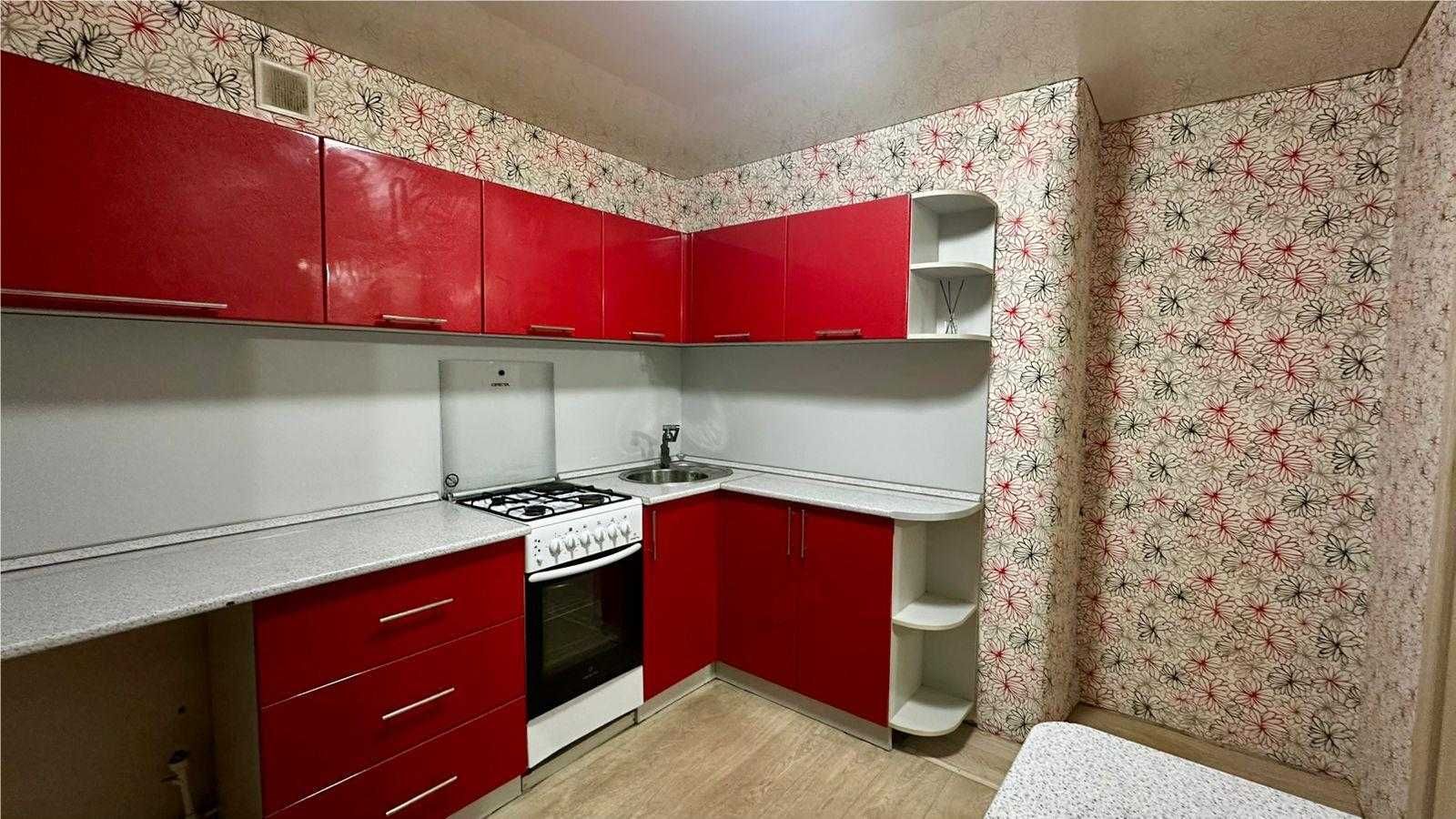 Срочно продаю отличную 1-комнатную квартиру в 12 мкр на 3 этаже