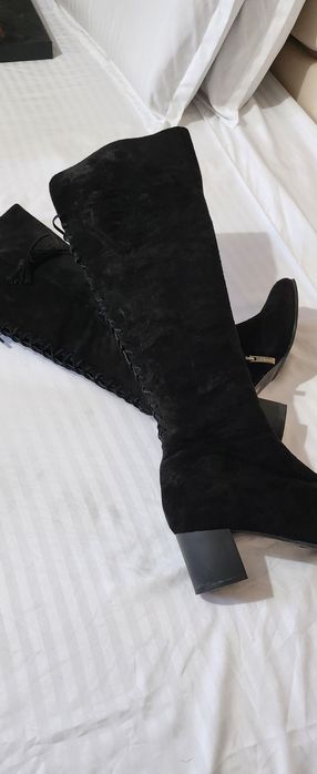 Cizme din piele naturala întoarsă,  purtate o singura data!