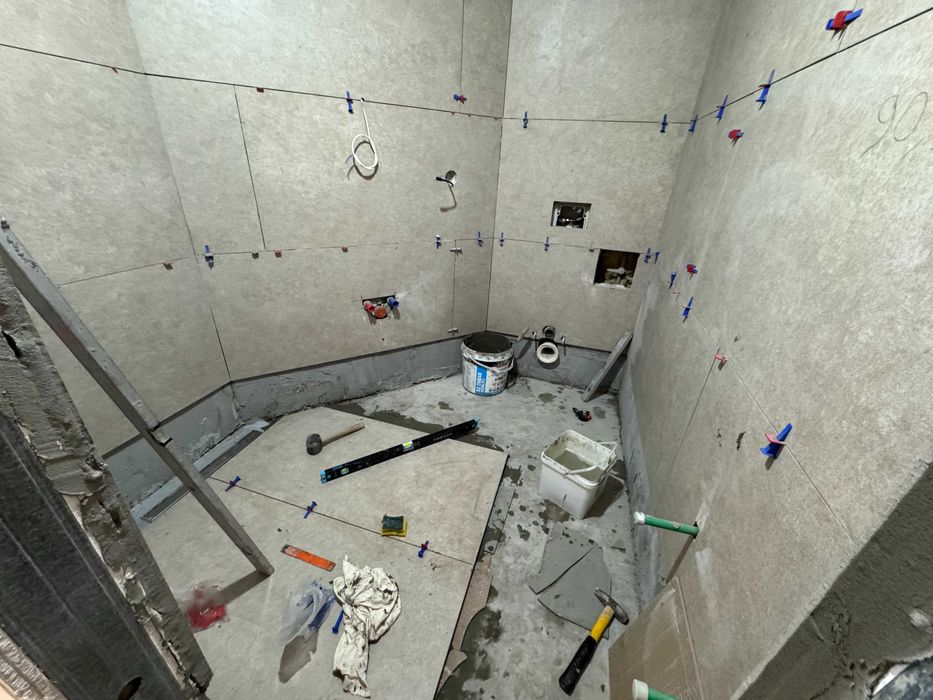 Вътрешни ремонти и облицовки – баня, кухня, тераса, подове