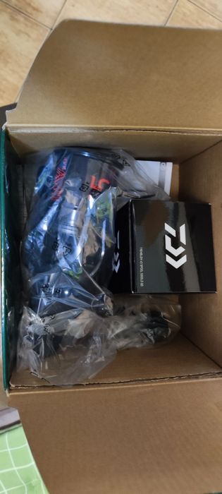 Vând 4 Mulinete Daiwa Emblem 45 SCW QD