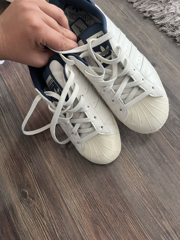Маратонки adidas
