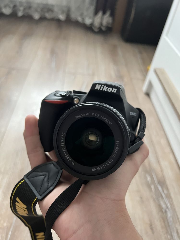 Camera DSRL NIKON D3500 + obiectiv AF-P DX 18-55mm VR Grade