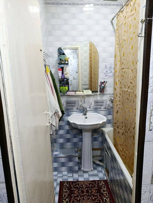 4 xonali lyuks kvartira sotiladi