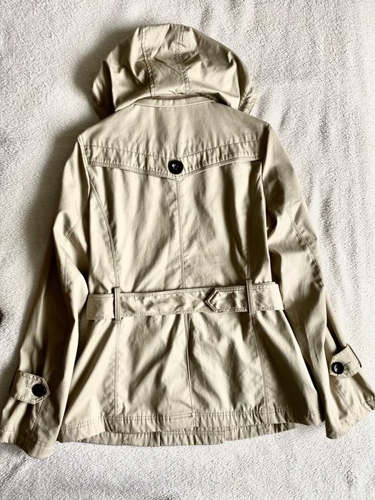 Jacheta dama cu gluga